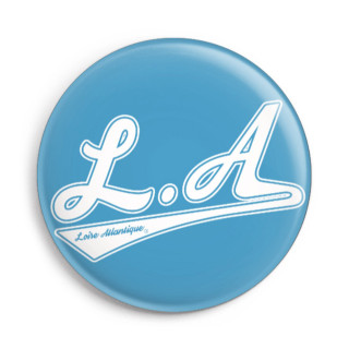 Badge SkyBlue Signature, pin's rond à épingle, vintage, baseball, L.A Loire Atlantique, Nantes, La Baule, West Coast.